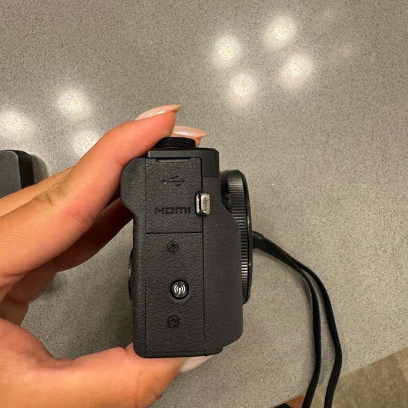 Canon Powershot G7 X Mark III - Picture 2 of 12